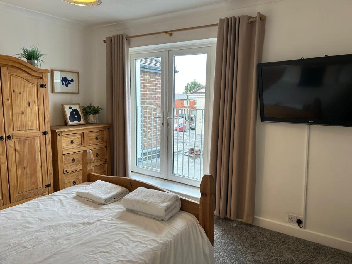 Light And Spacious Highcross Apartment Poulton-le-Fylde Dış mekan fotoğraf